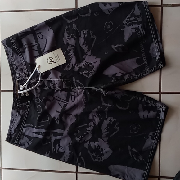 Beach Rays BNWT Men's Hawaiian Print Board Shorts SZ 36